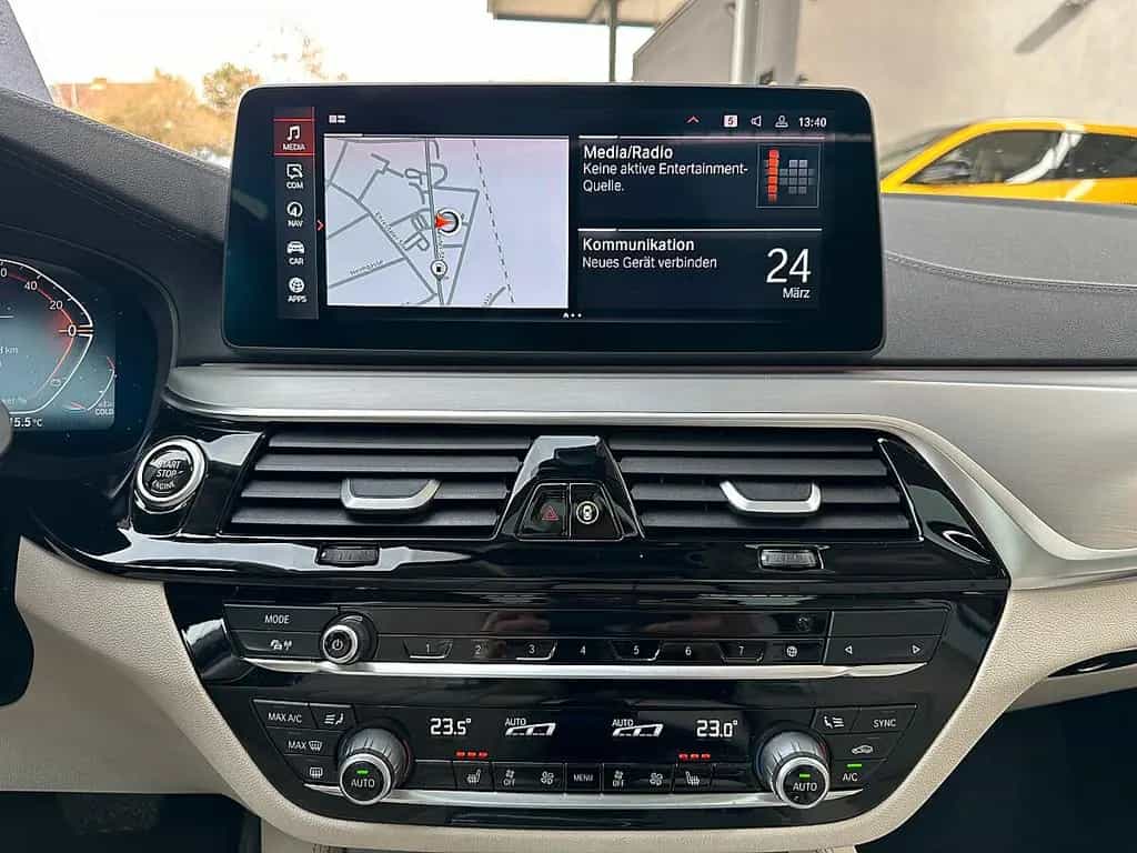 BMW 5 Series 520d Touring xDrive Luxury Line Aut. / AHK / ... 01/2023-photo-24