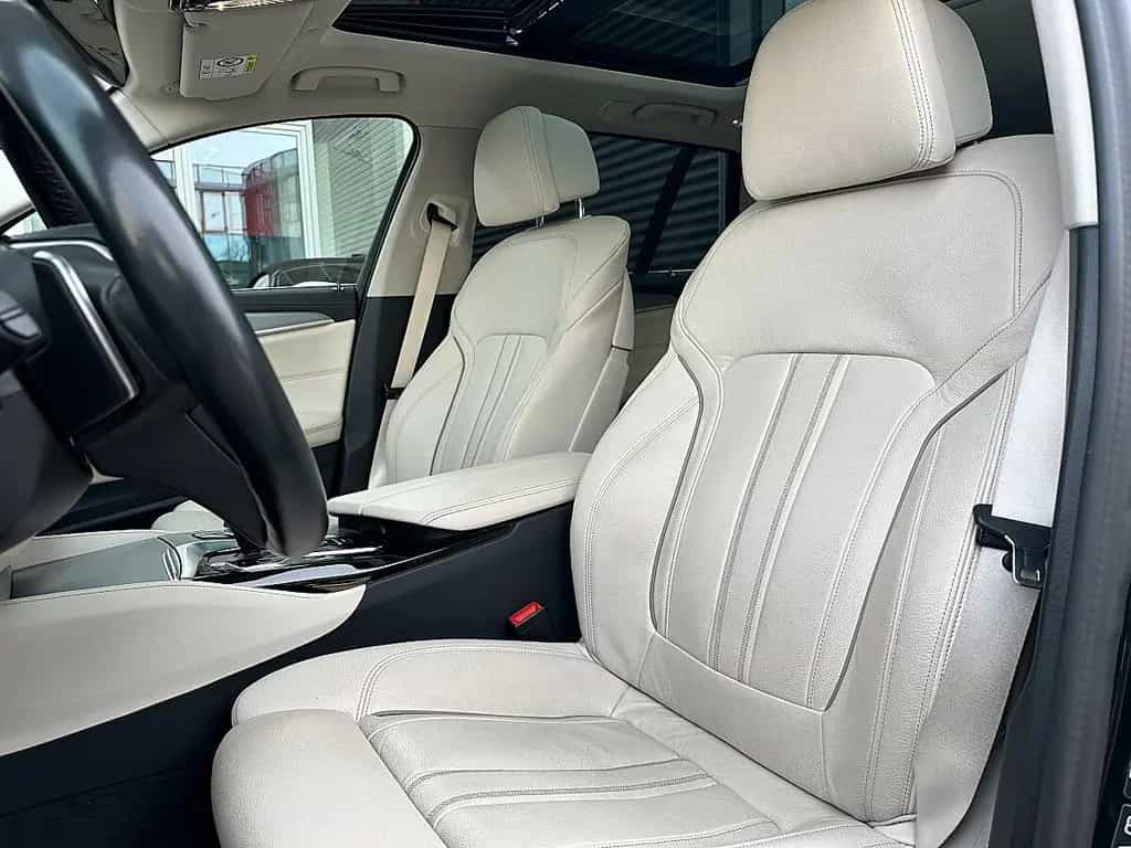 BMW 5 Series 520d Touring xDrive Luxury Line Aut. / AHK / ... 01/2023-photo-30