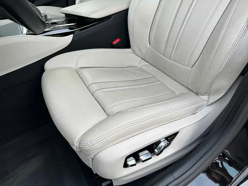 BMW 5 Series 520d Touring xDrive Luxury Line Aut. / AHK / ... 01/2023-photo-31
