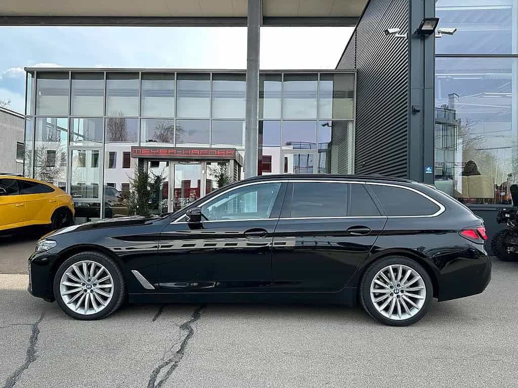 BMW 5 Series 520d Touring xDrive Luxury Line Aut. / AHK / ... 01/2023-photo-5