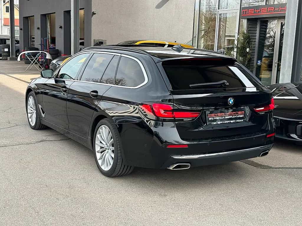 BMW 5 Series 520d Touring xDrive Luxury Line Aut. / AHK / ... 01/2023-photo-6