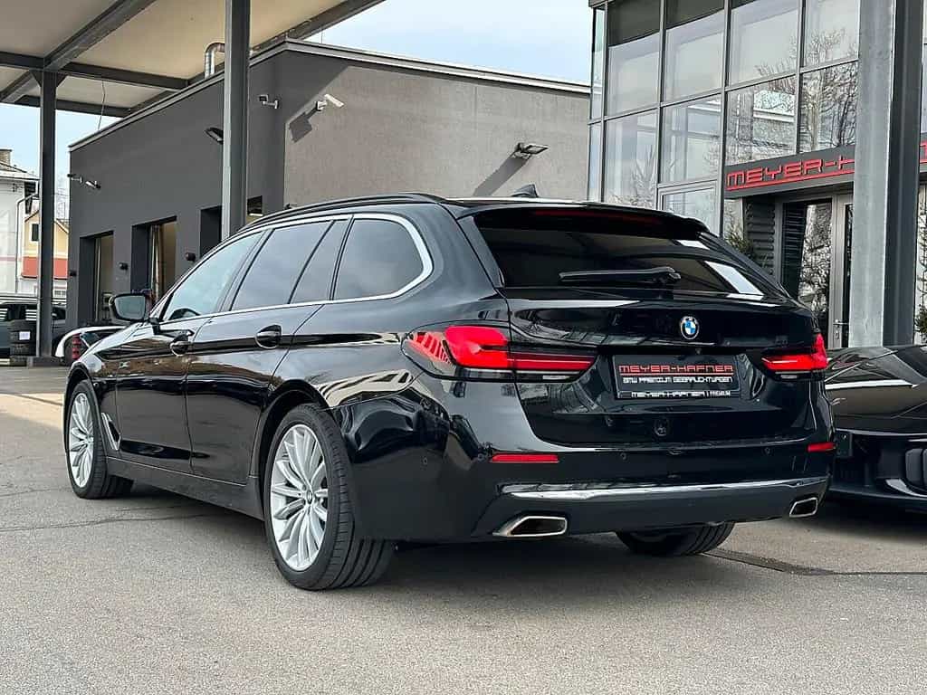 BMW 5 Series 520d Touring xDrive Luxury Line Aut. / AHK / ... 01/2023-photo-7