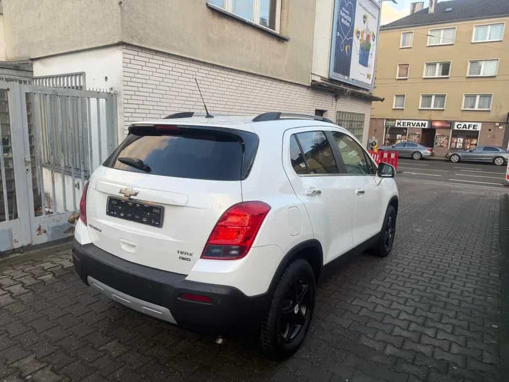 Chevrolet Trax 4x4 LT+ TÜV NEU*1.HAND 84.000km S.HEFT 06/2013-photo-3