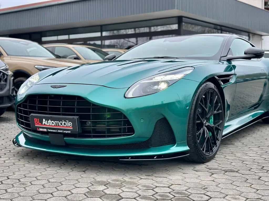 Aston Martin DB12 4.0 V8 KERAMIK.B&W.SITZBELÜFT.360° 02/2024-photo-1