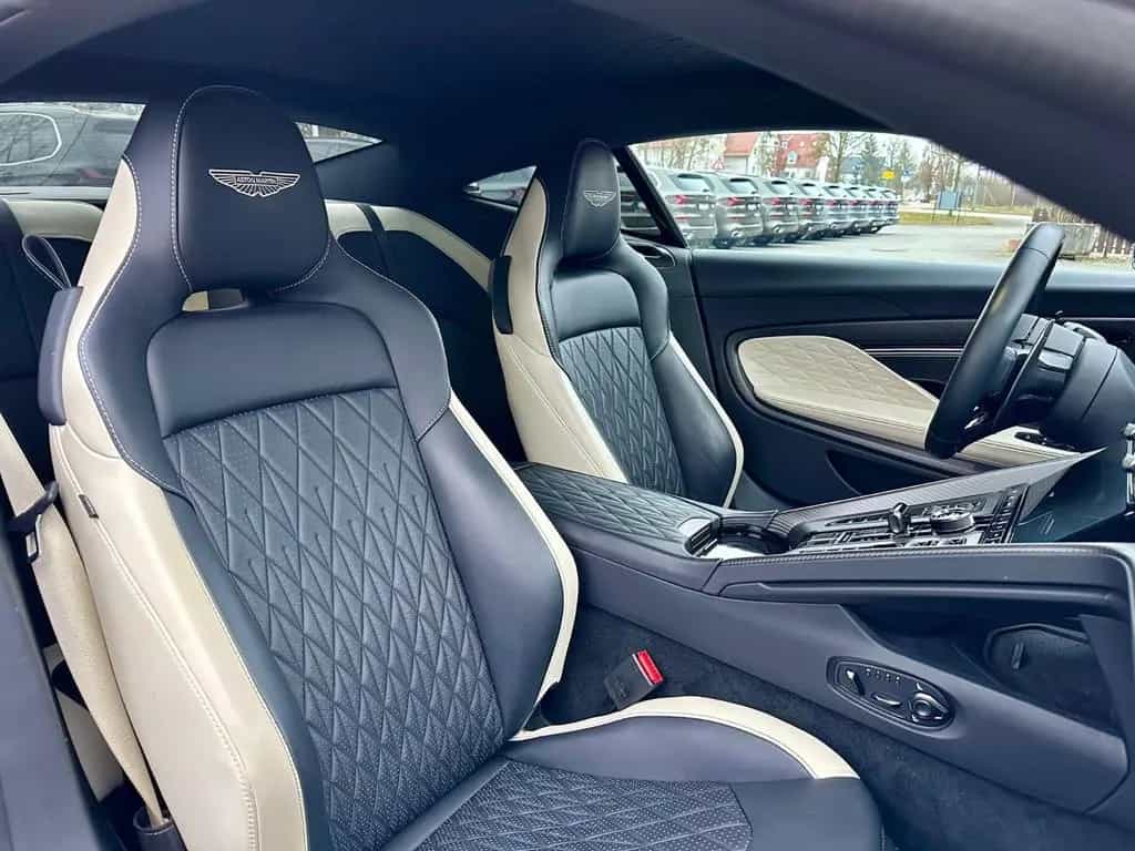 Aston Martin DB12 4.0 V8 KERAMIK.B&W.SITZBELÜFT.360° 02/2024-photo-15