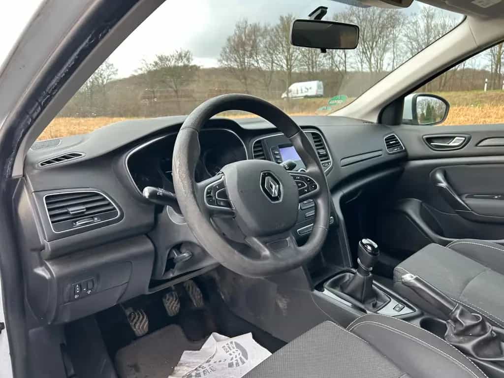 Renault Megane IV 1.2 Grandtour Life 03/2017-photo-10
