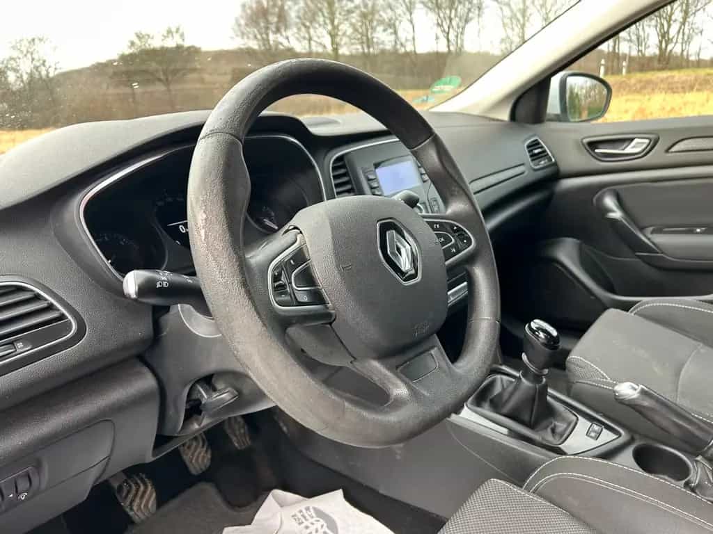 Renault Megane IV 1.2 Grandtour Life 03/2017-photo-12