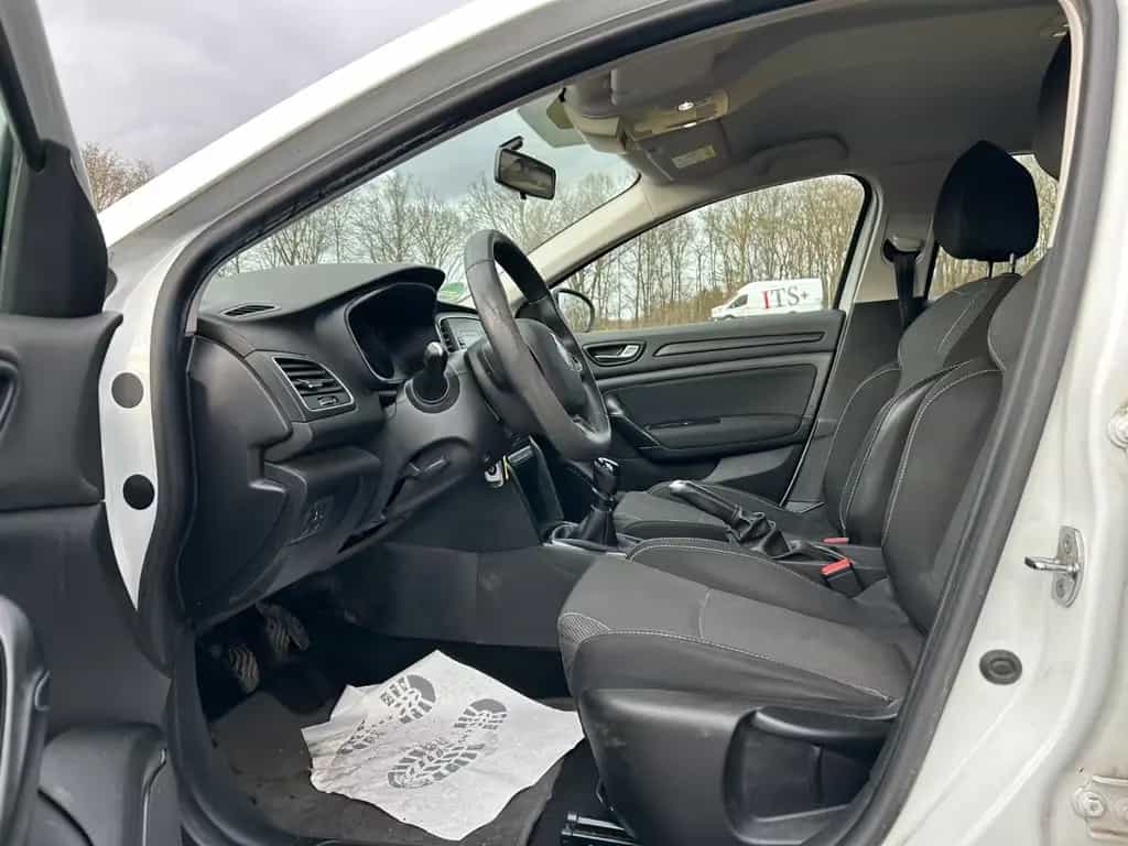 Renault Megane IV 1.2 Grandtour Life 03/2017-photo-9