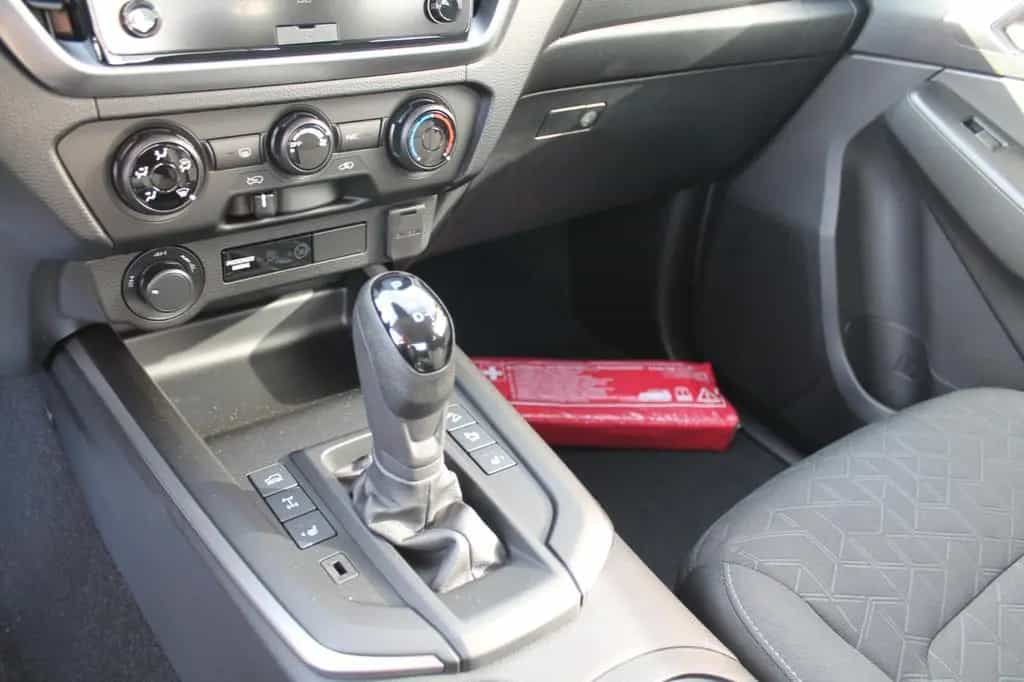 Isuzu D-Max Space Cab 4WD LS null-photo-20