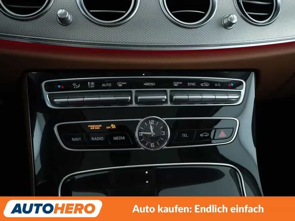 Mercedes-Benz E 200 T AMG Line Aut.*LED*ACC*PDC*4xSHZ 08/2018-photo-22