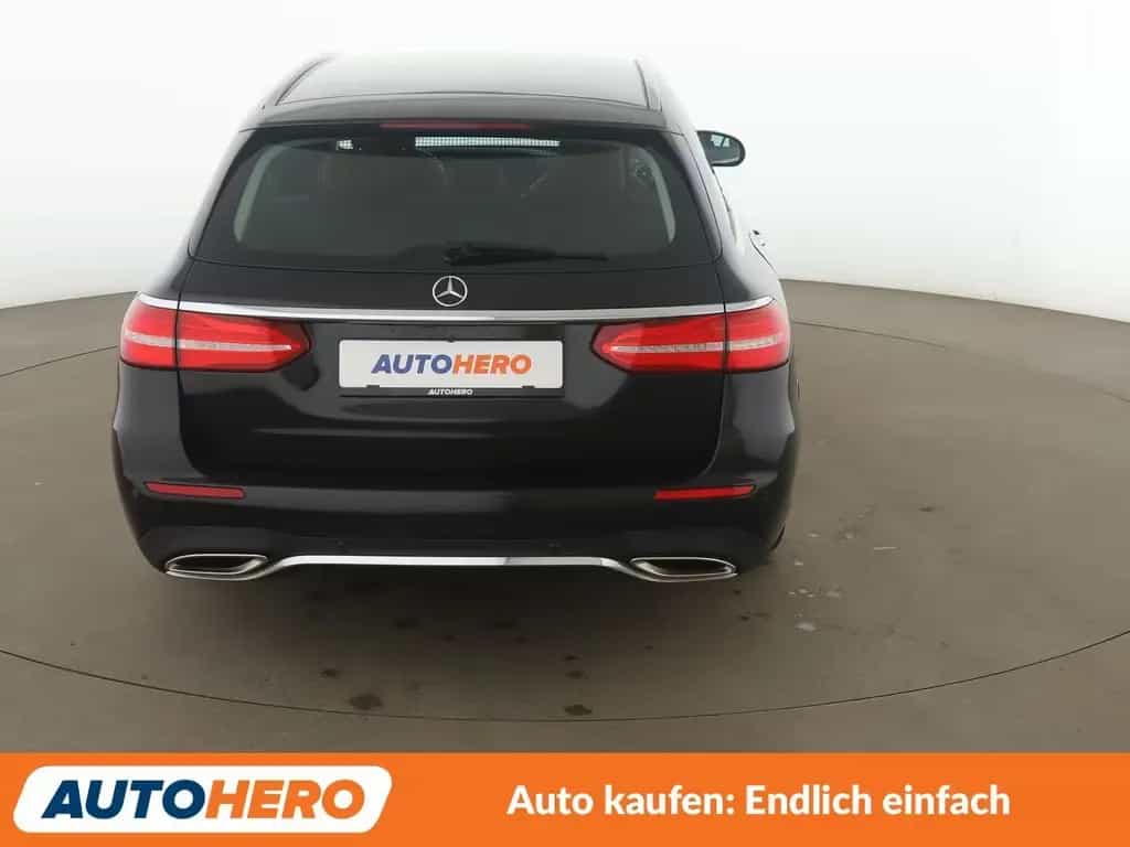 Mercedes-Benz E 200 T AMG Line Aut.*LED*ACC*PDC*4xSHZ 08/2018-photo-4