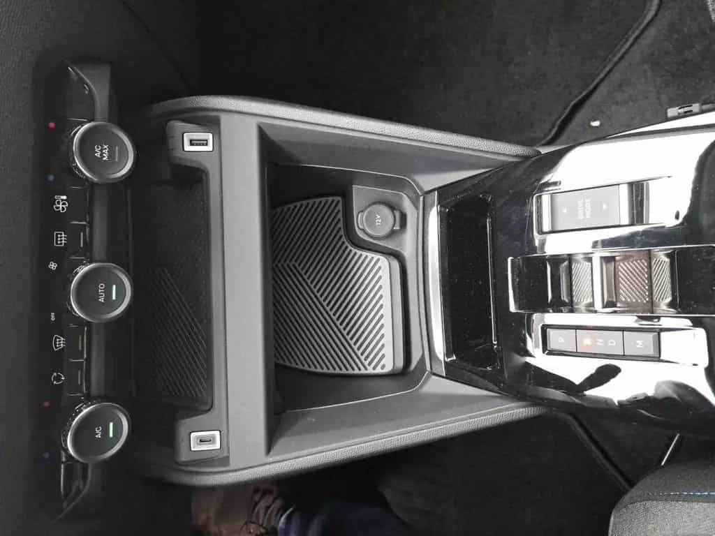 Citroën C4 HUD+NAVI+GJR 11/2023-photo-16