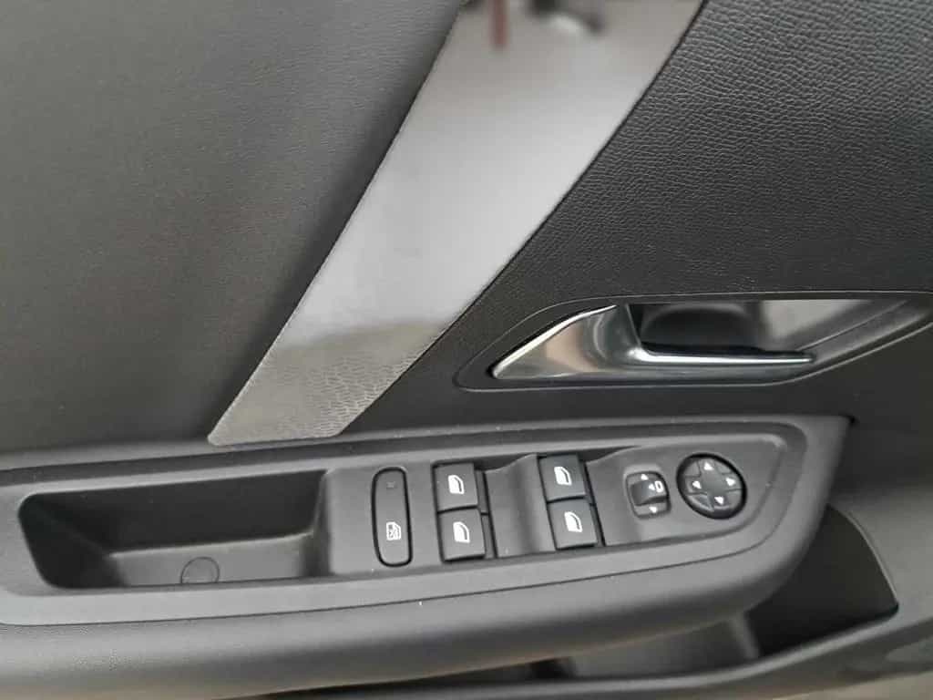 Citroën C4 HUD+NAVI+GJR 11/2023-photo-19