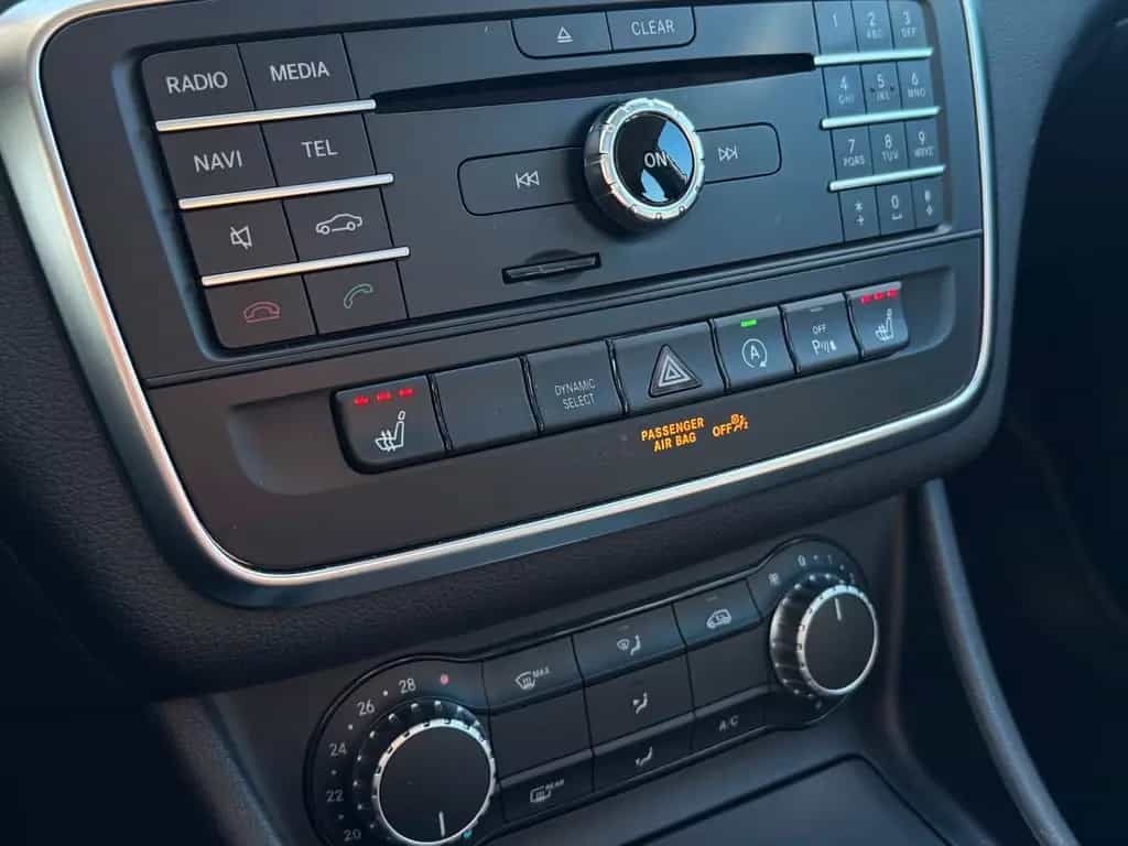 Mercedes-Benz GLA-Class 250 Totwinkel*Kamera*Ambiente*Pano*Xenon* 01/2017-photo-28