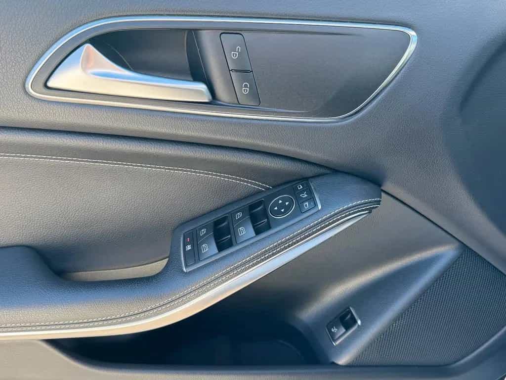 Mercedes-Benz GLA-Class 250 Totwinkel*Kamera*Ambiente*Pano*Xenon* 01/2017-photo-39