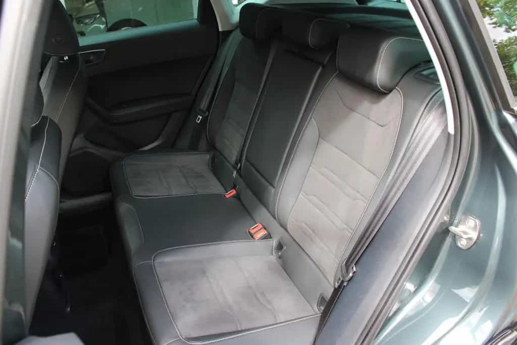 Seat Ateca 1.5 TSI DSG+BEATS+ACC+LED+RFK+KESSY+SHZ+++ 04/2021-photo-16