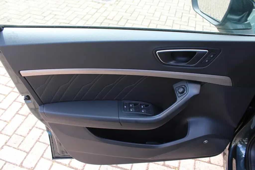 Seat Ateca 1.5 TSI DSG+BEATS+ACC+LED+RFK+KESSY+SHZ+++ 04/2021-photo-5