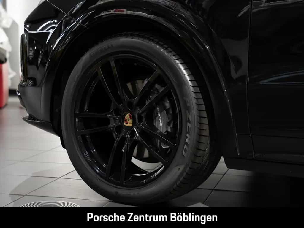 Porsche Cayenne Platinum Edition HA-Lenkung Sportabgas 11/2022-photo-11