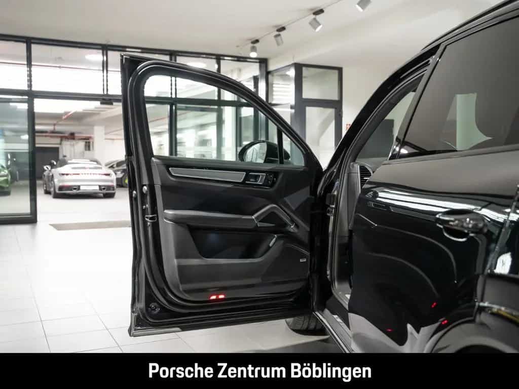 Porsche Cayenne Platinum Edition HA-Lenkung Sportabgas 11/2022-photo-13