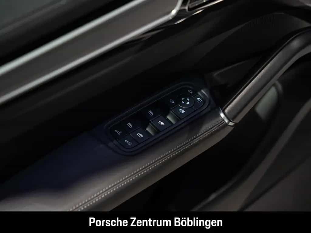 Porsche Cayenne Platinum Edition HA-Lenkung Sportabgas 11/2022-photo-17