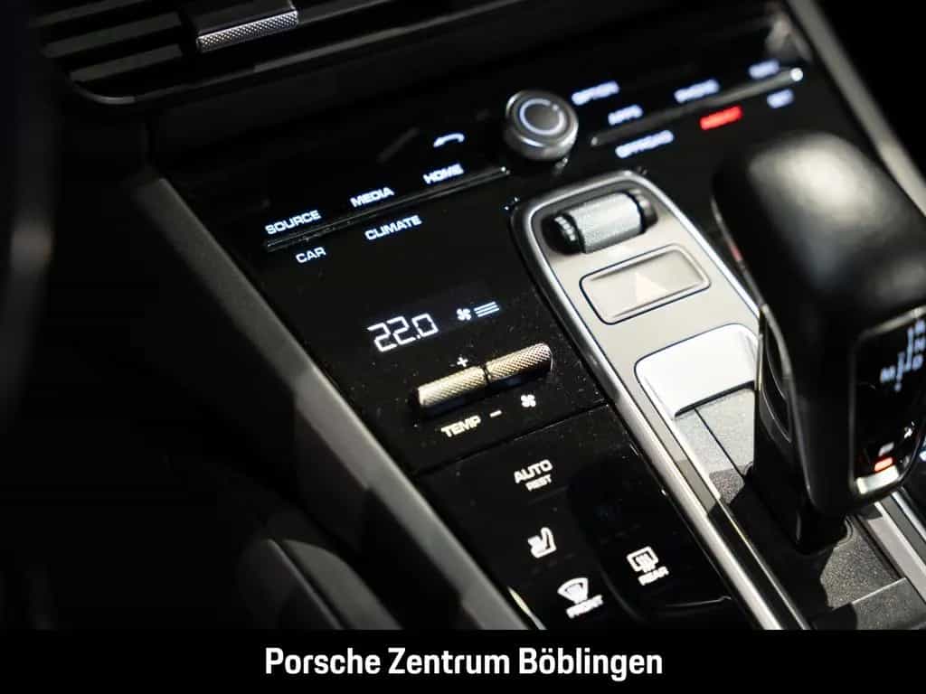 Porsche Cayenne Platinum Edition HA-Lenkung Sportabgas 11/2022-photo-25