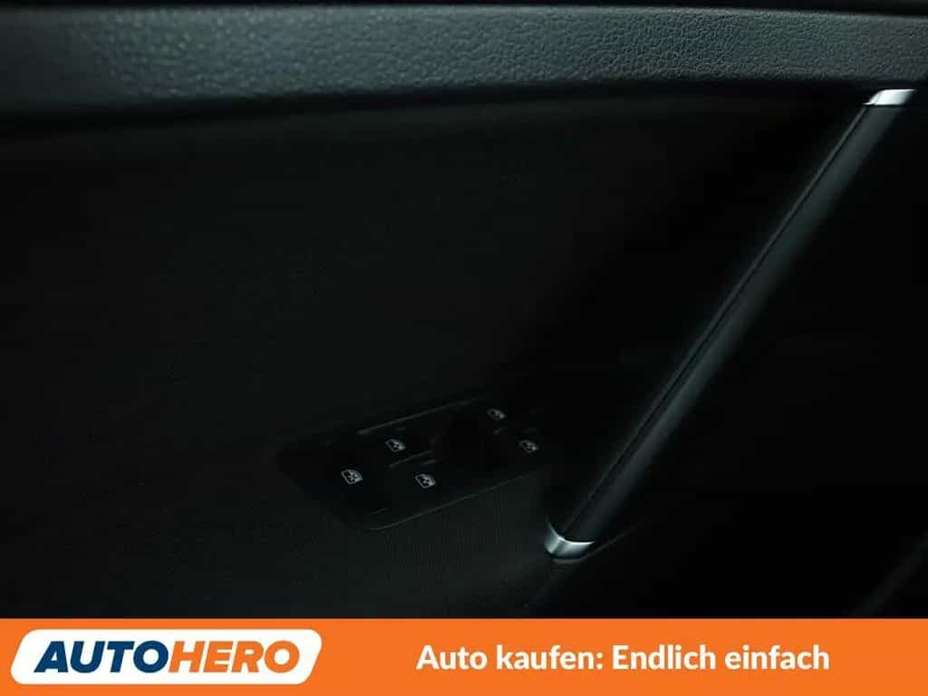 Volkswagen Golf VII 1.4 TSI Sound*PDC*ACC*SHZ* 11/2017-photo-25