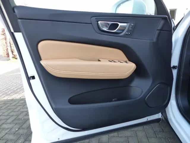 Volvo XC60 Plus Bright B4 Aut.EU6d*Leder amber*GOOGLE* 12/2022-photo-7