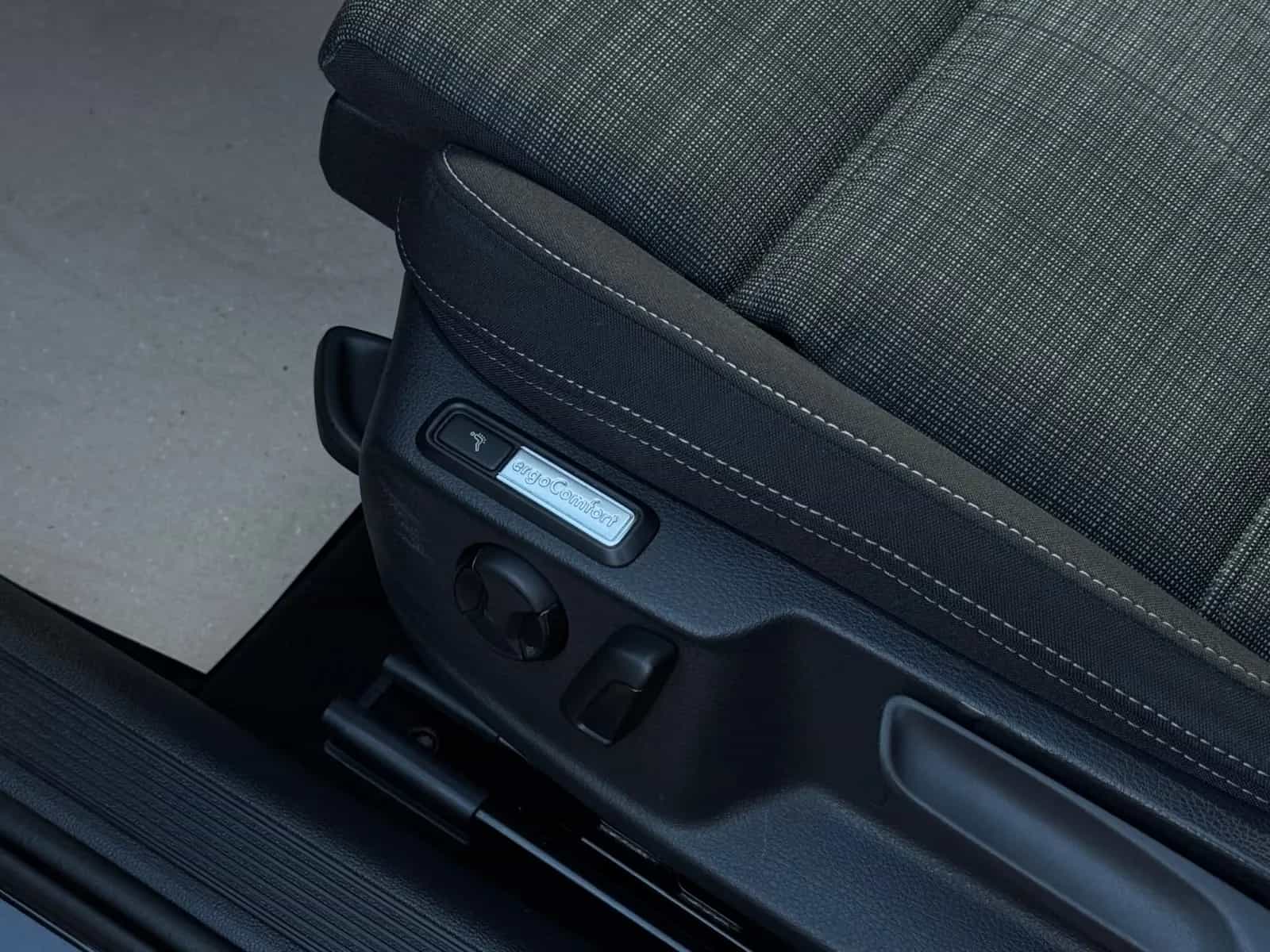 Volkswagen Passat Variant 07/2022-photo-11