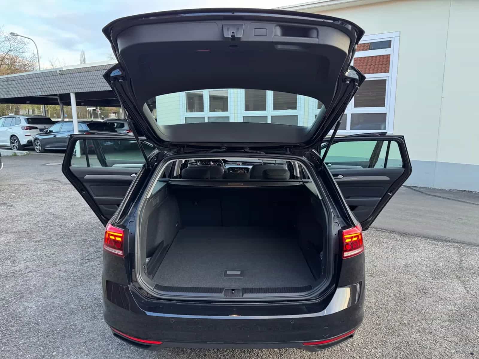 Volkswagen Passat Variant 07/2022-photo-18