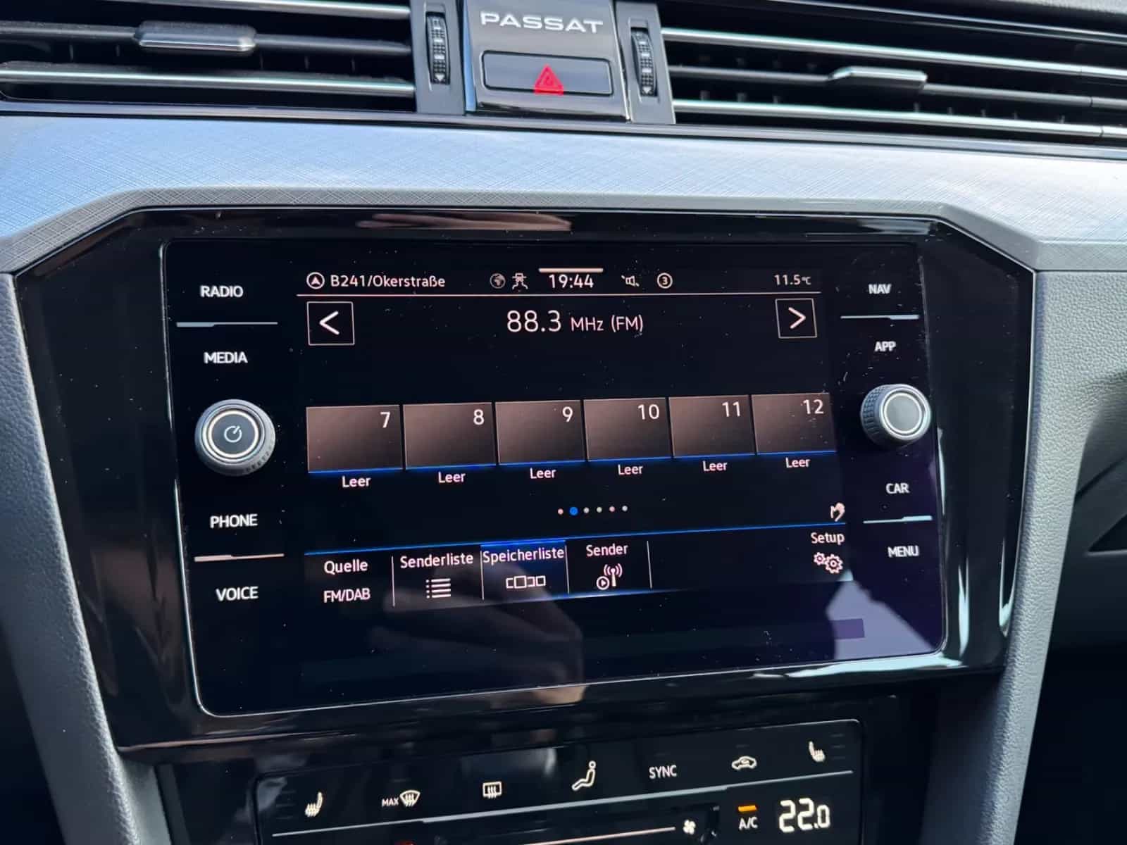 Volkswagen Passat Variant 07/2022-photo-32