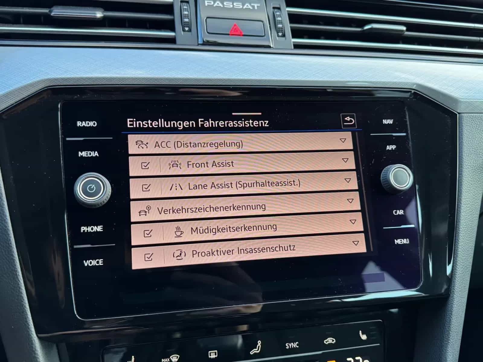 Volkswagen Passat Variant 07/2022-photo-35