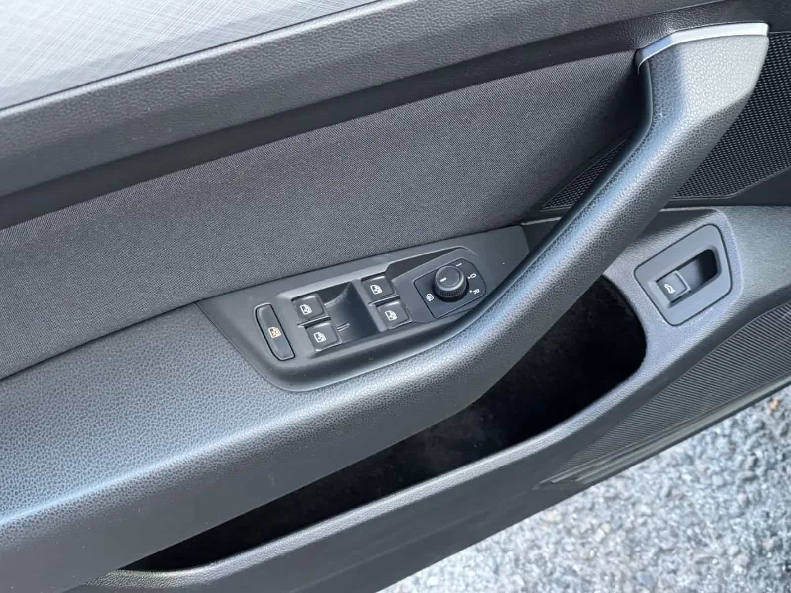 Volkswagen Passat Variant 07/2022-photo-10