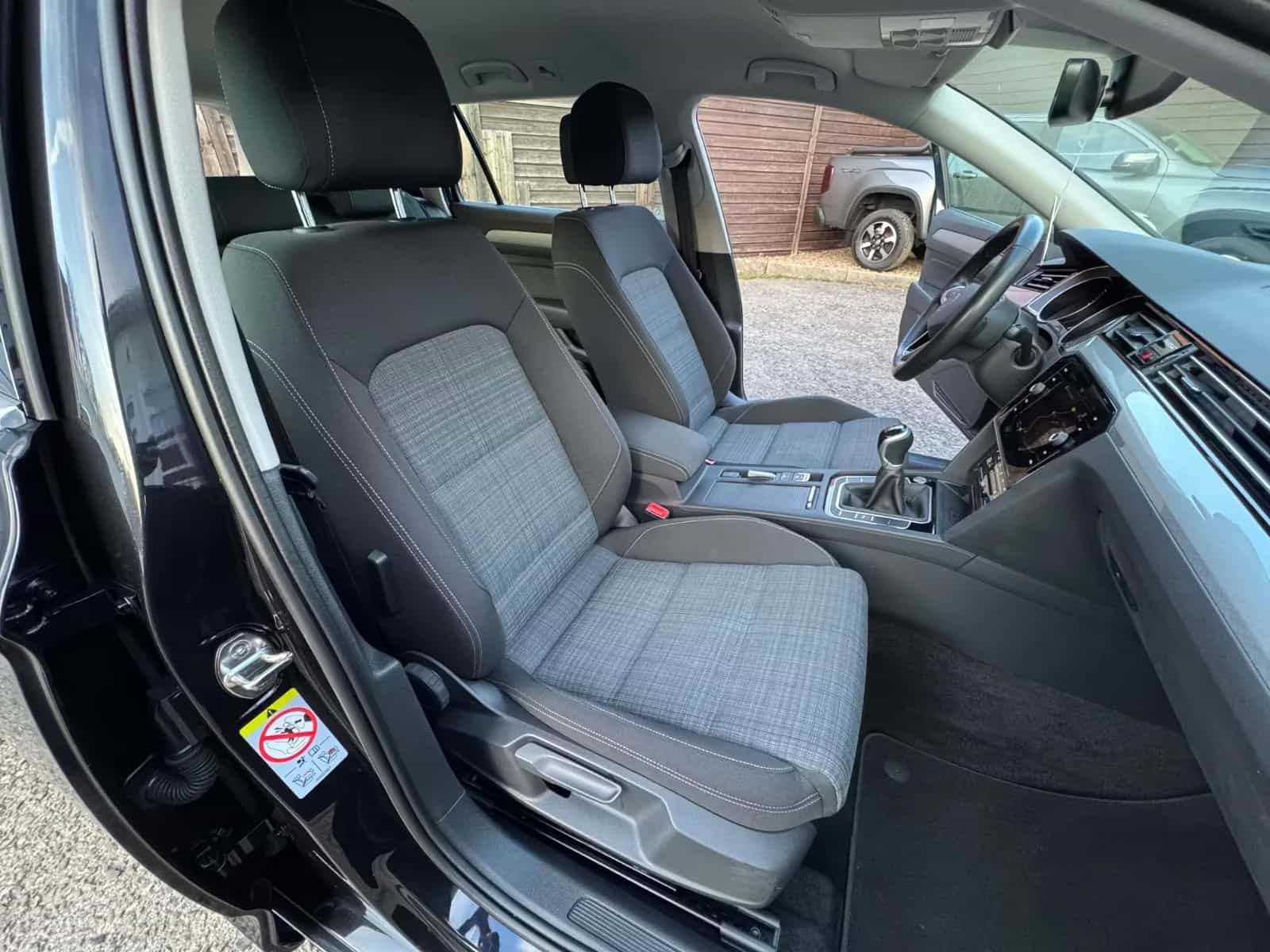 Volkswagen Passat Variant 07/2022-photo-13