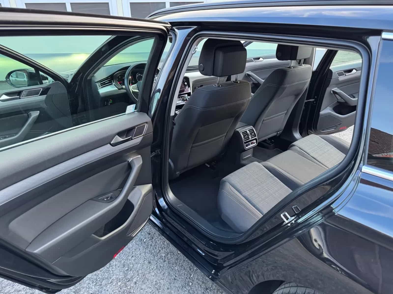 Volkswagen Passat Variant 07/2022-photo-15