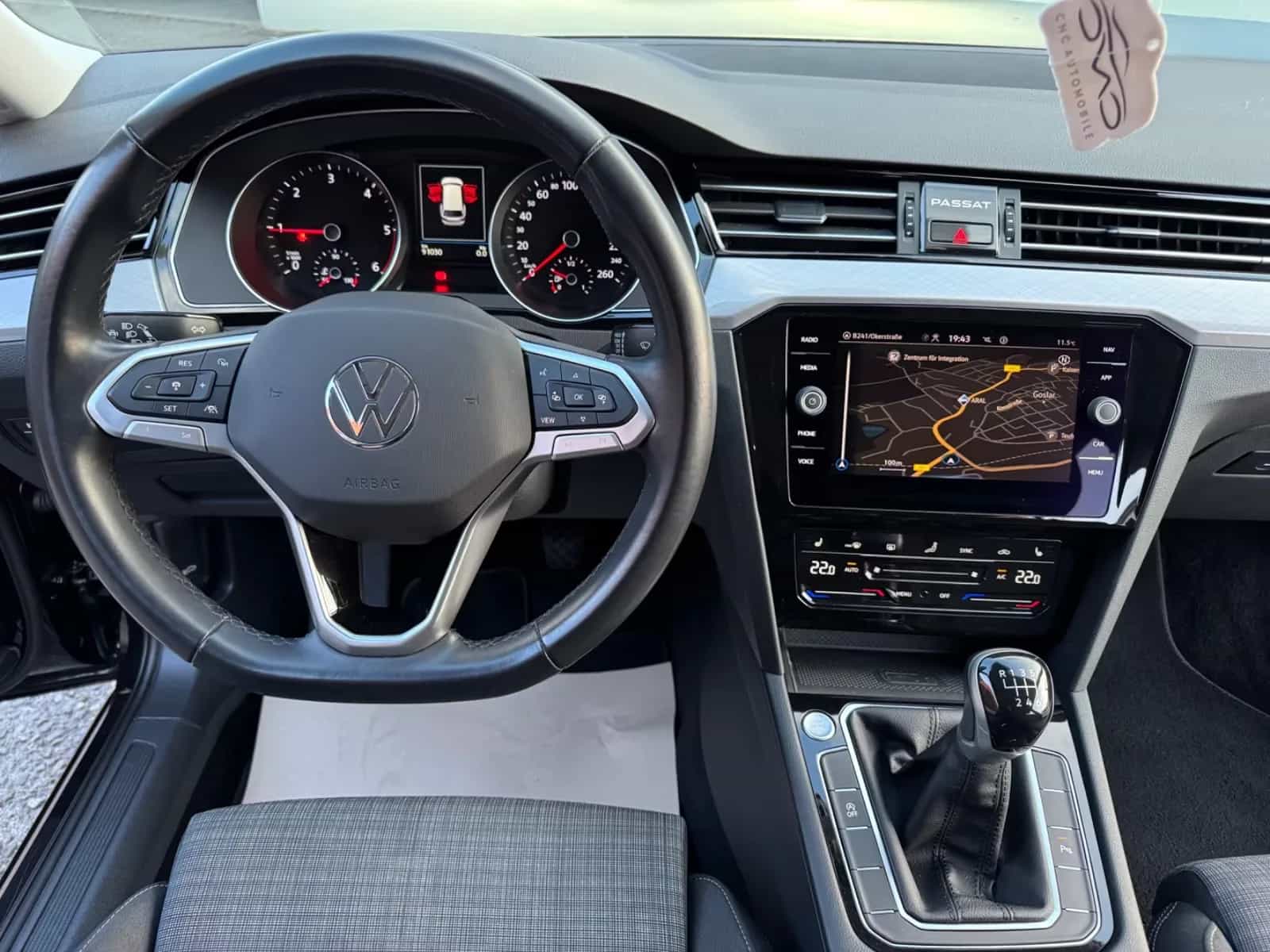 Volkswagen Passat Variant 07/2022-photo-21