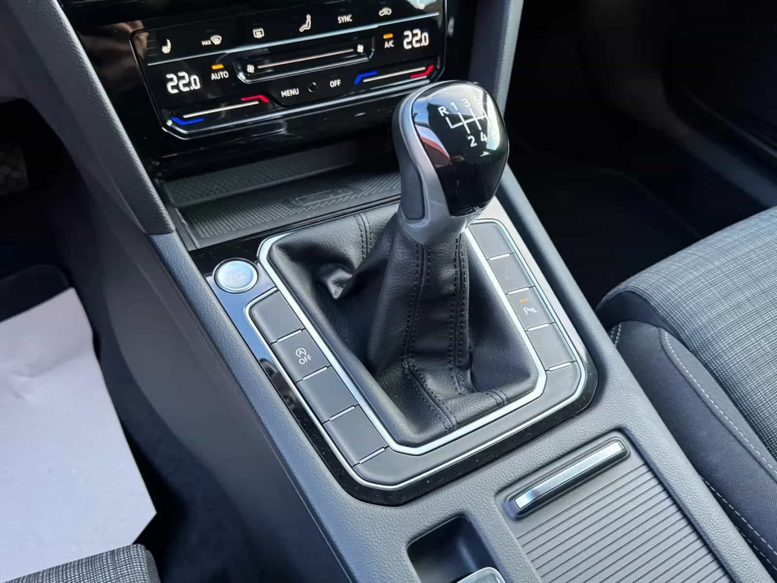 Volkswagen Passat Variant 07/2022-photo-28