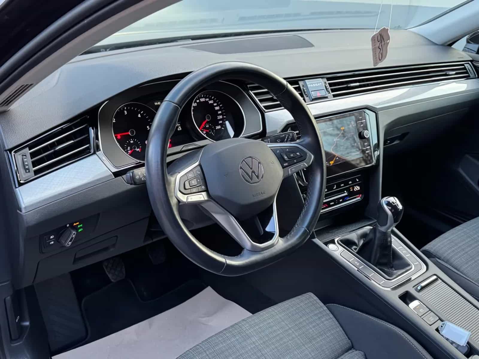 Volkswagen Passat Variant 07/2022-photo-9