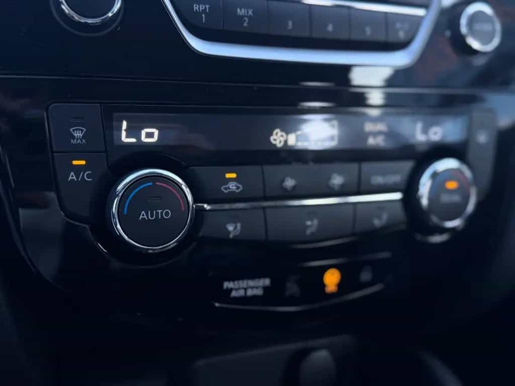 Nissan Qashqai N-Connecta+Tempomat+TÜV NEU+Service NEU+ 09/2017-photo-11
