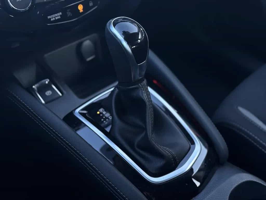 Nissan Qashqai N-Connecta+Tempomat+TÜV NEU+Service NEU+ 09/2017-photo-12