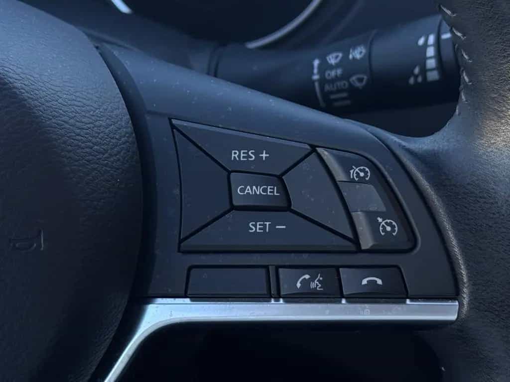 Nissan Qashqai N-Connecta+Tempomat+TÜV NEU+Service NEU+ 09/2017-photo-14