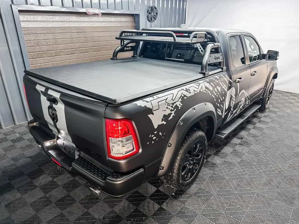Dodge RAM BIG HORN 6.4 Box 4x4 5.7L Matt Black 12/2020-photo-13