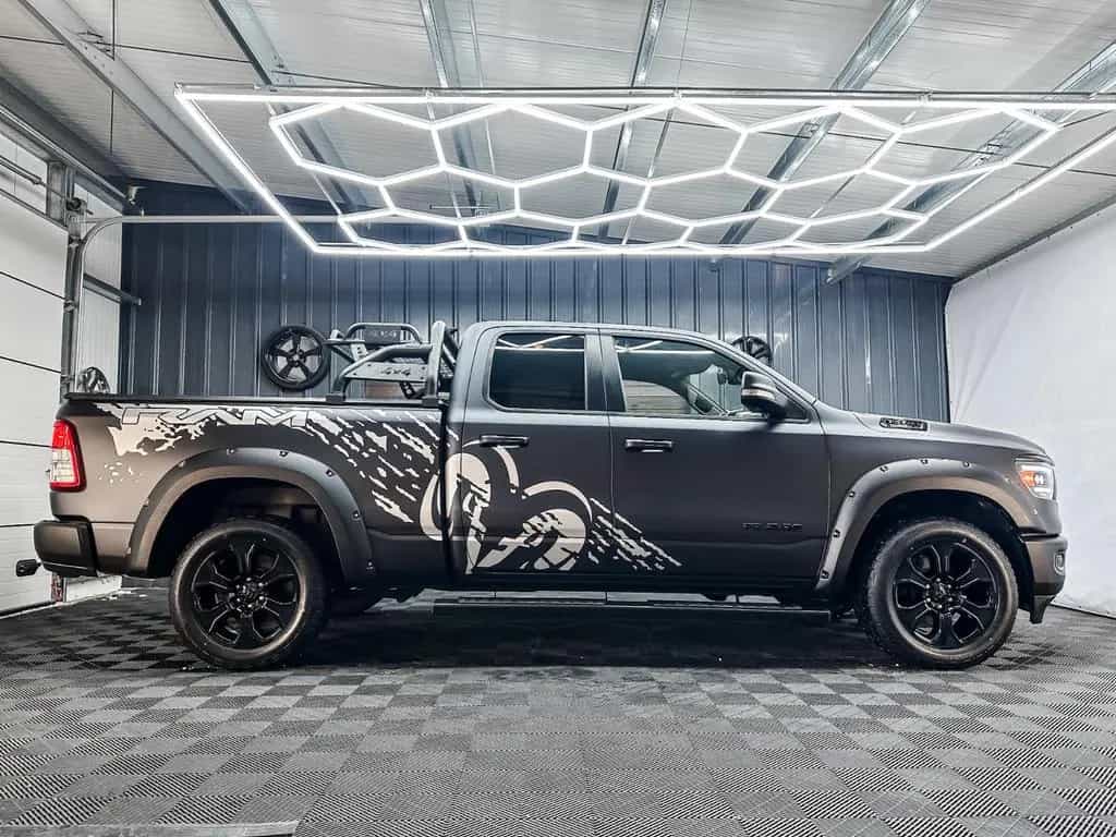 Dodge RAM BIG HORN 6.4 Box 4x4 5.7L Matt Black 12/2020-photo-16