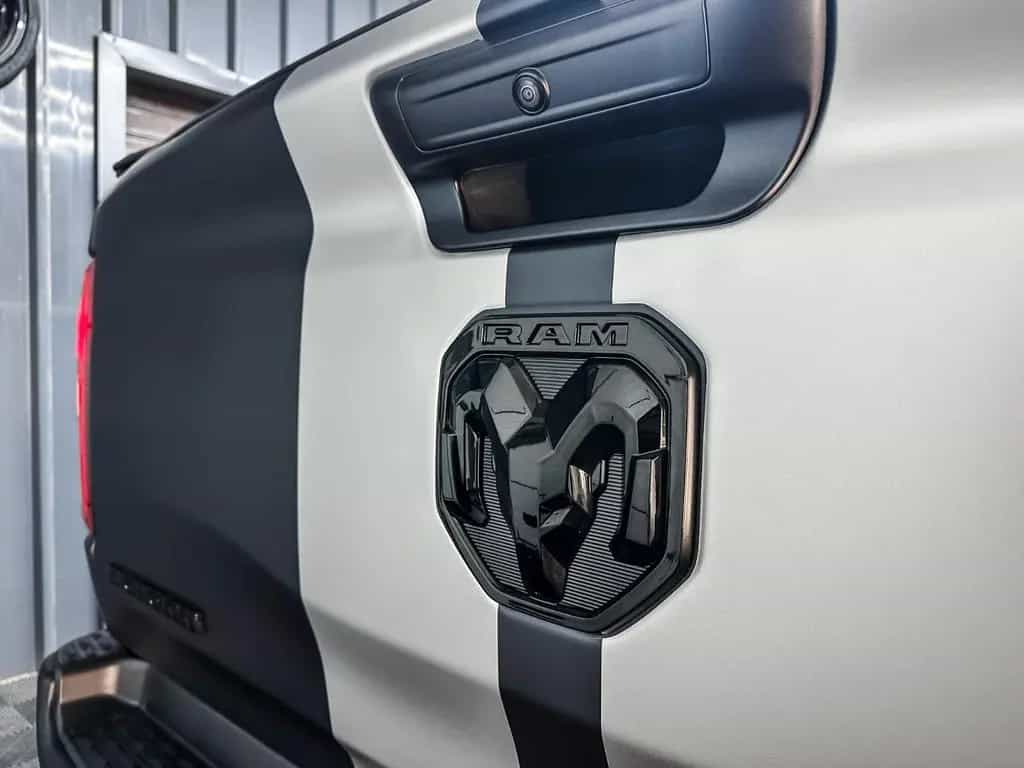 Dodge RAM BIG HORN 6.4 Box 4x4 5.7L Matt Black 12/2020-photo-19