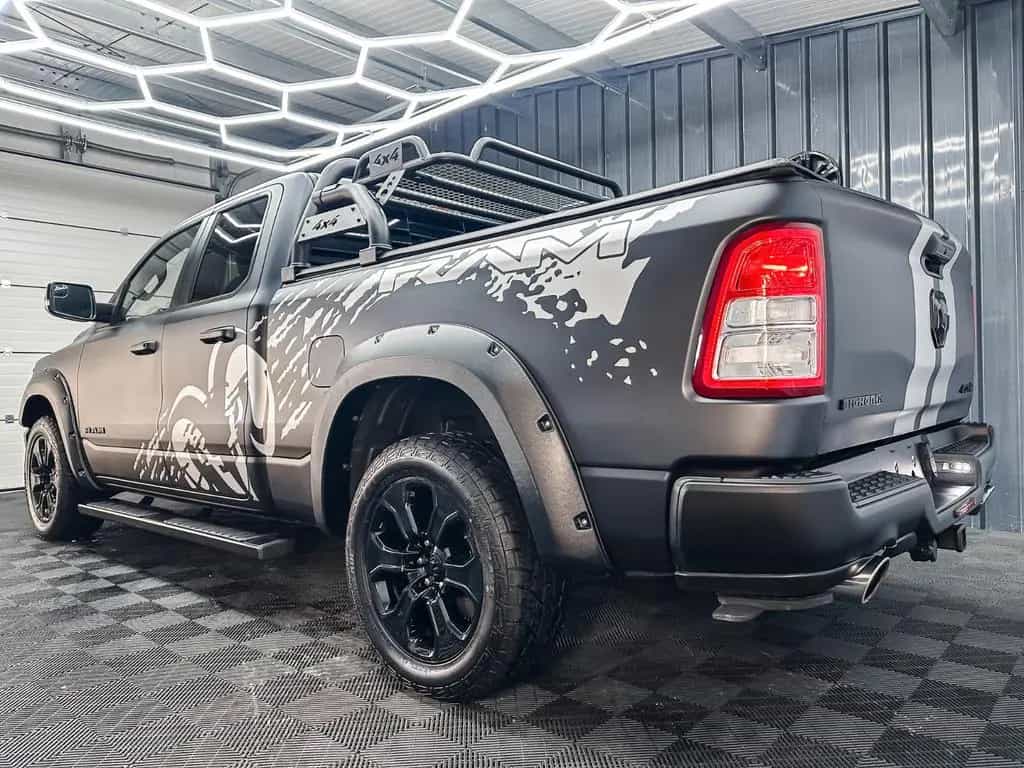Dodge RAM BIG HORN 6.4 Box 4x4 5.7L Matt Black 12/2020-photo-2