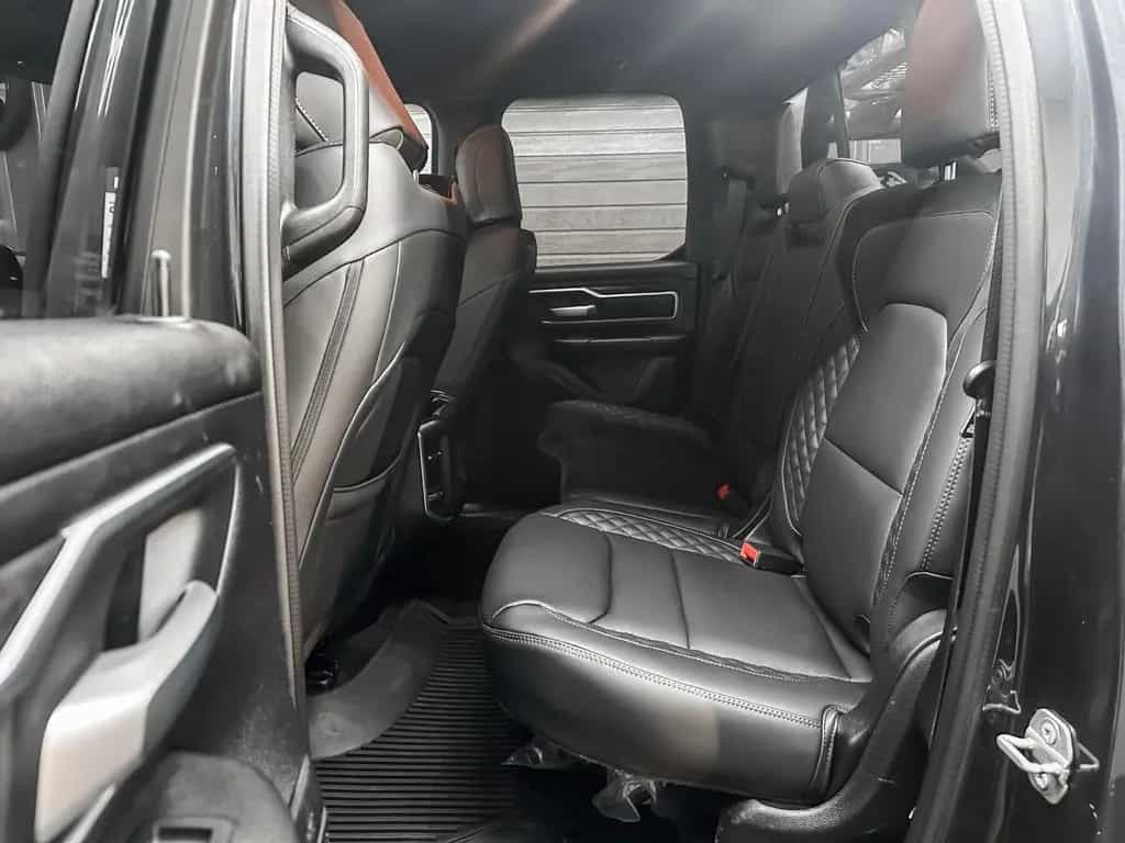 Dodge RAM BIG HORN 6.4 Box 4x4 5.7L Matt Black 12/2020-photo-24