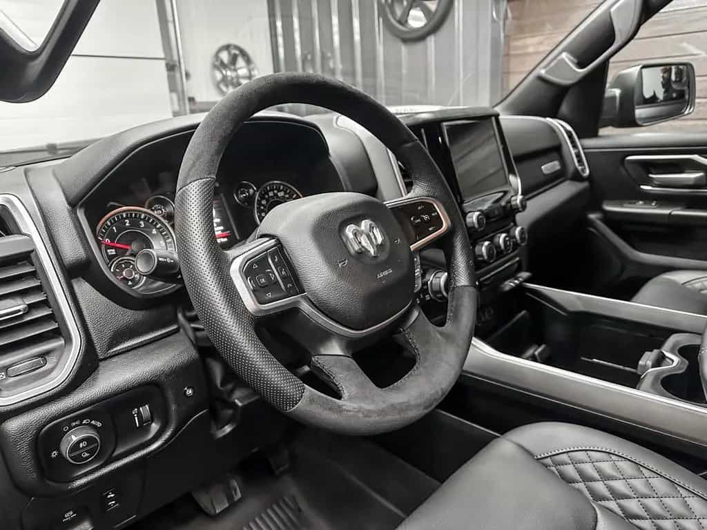 Dodge RAM BIG HORN 6.4 Box 4x4 5.7L Matt Black 12/2020-photo-25