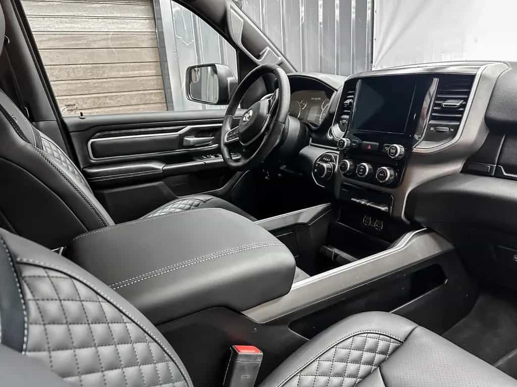 Dodge RAM BIG HORN 6.4 Box 4x4 5.7L Matt Black 12/2020-photo-27