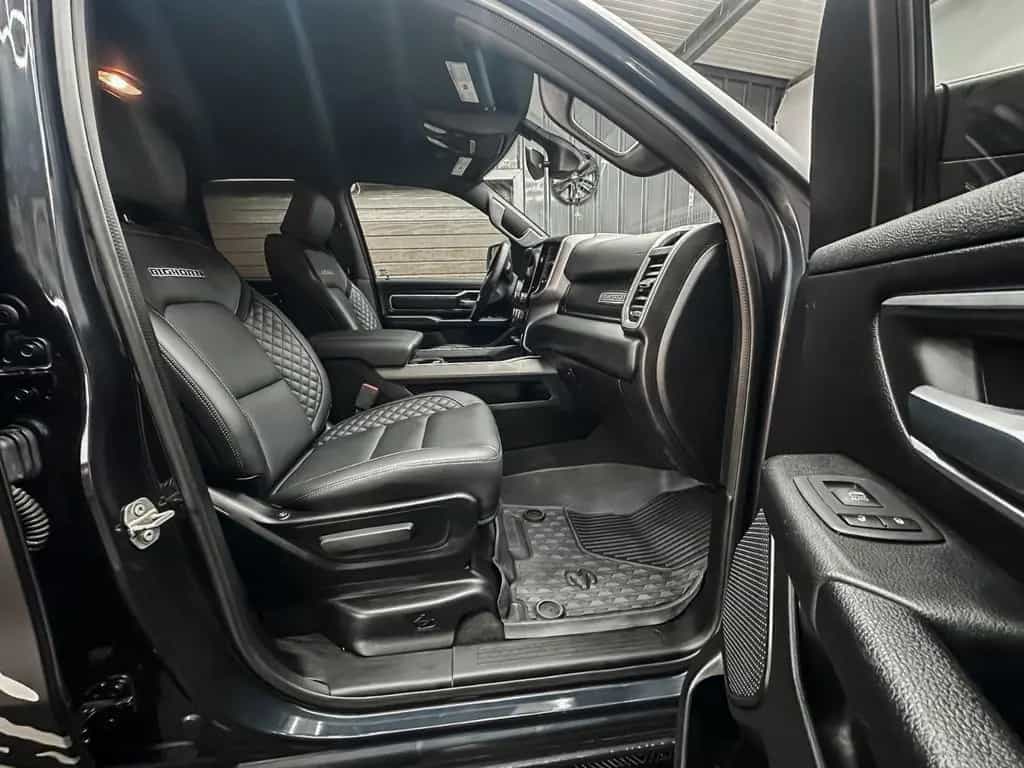 Dodge RAM BIG HORN 6.4 Box 4x4 5.7L Matt Black 12/2020-photo-28