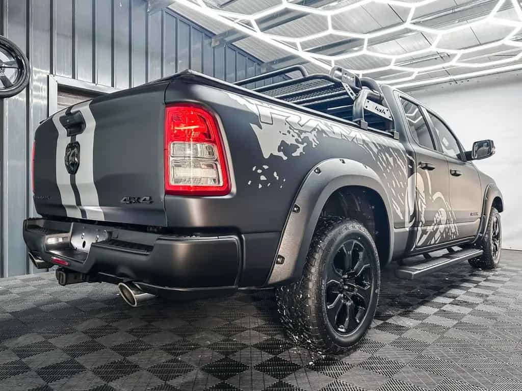 Dodge RAM BIG HORN 6.4 Box 4x4 5.7L Matt Black 12/2020-photo-3