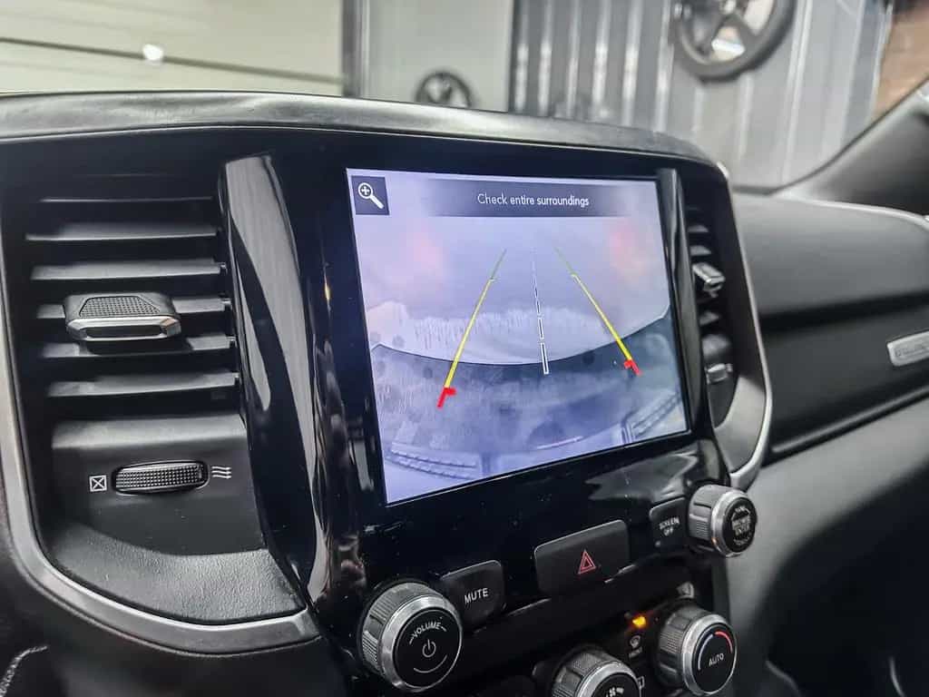 Dodge RAM BIG HORN 6.4 Box 4x4 5.7L Matt Black 12/2020-photo-33